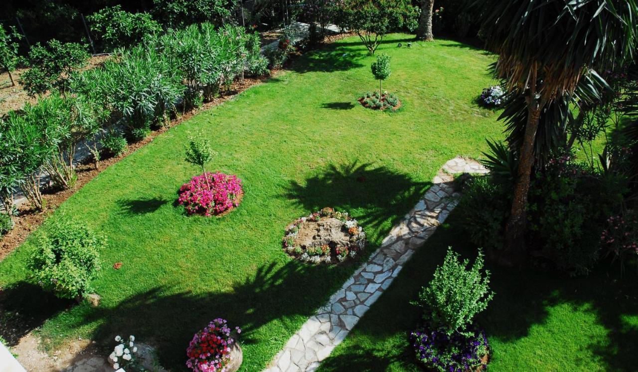 Corfu Club Apartments Gouvia Exterior photo