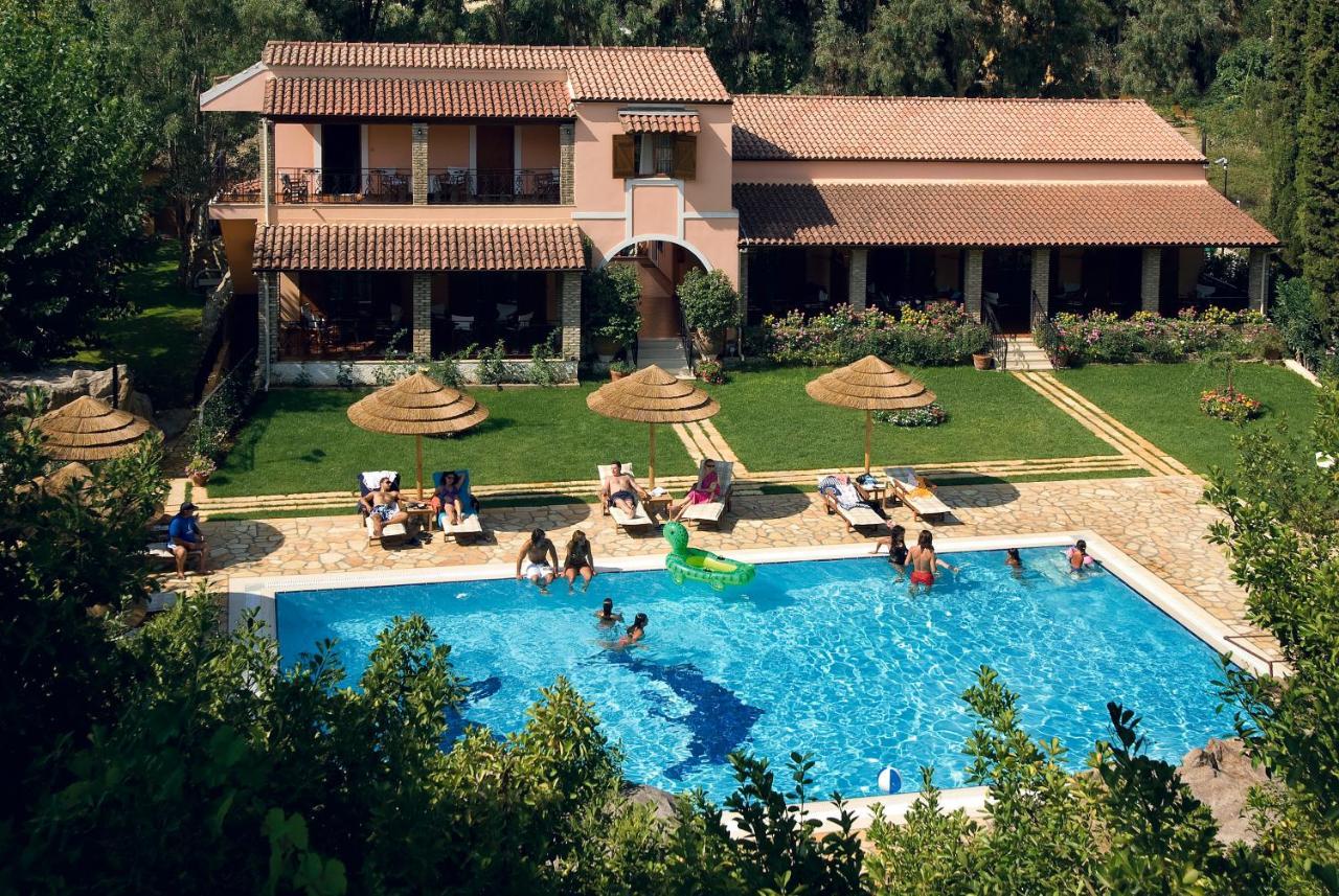 Corfu Club Apartments Gouvia Exterior photo